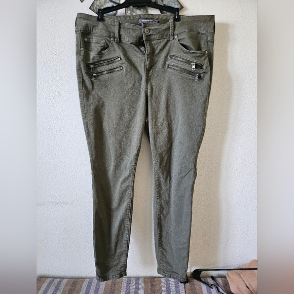 Torrid Women's Legging Feel the Fit  Olive Green Super Soft Pants size 20T. - Picture 3 of 15